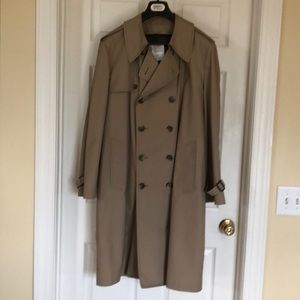 Men’s London Fog Raincoat - with removable lining.